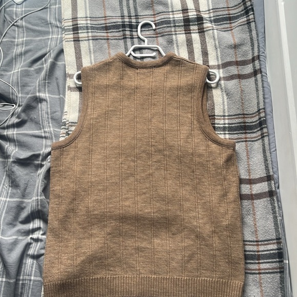 London Fog Sweater Vest - M/L - Picture 2 of 2